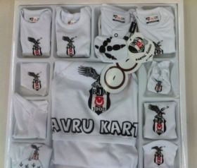 Beşiktaş Orijinal Lisanslı 10'lu Bebek Hastane Çıkış Seti - Yavru Kartal (Kutulu) from  at Turkish Football Shop # 12A1C78002ST