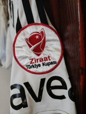Beşiktaş 2011-2012 Sezonu İbrahim Toraman #5 Retro İç Saha Forması (Adidas) from adidas at Turkish Football Shop # 