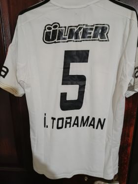 Beşiktaş 2011-2012 Sezonu İbrahim Toraman #5 Retro İç Saha Forması (Adidas) from adidas at Turkish Football Shop # 