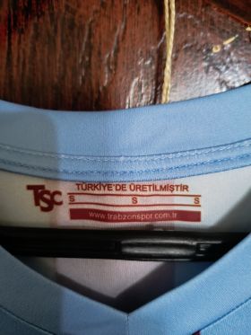 Orijinal Etiketli Trabzonspor TS Club Islak İmzalı Bordo-Mavi Forma (S Beden) from  at Turkish Football Shop # 