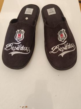 Twiggy Beşiktaş JK Orijinal Lisanslı Nakış Armalı Erkek Ev Terliği - Siyah (43 Numara) from  at Turkish Football Shop # 