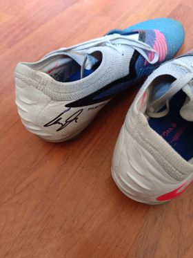 Cenk Tosun Orijinal Islak İmzalı Nike Phantom GX 2 Elite FG Krampon + Taşıma Çantası from Nike at Turkish Football Shop # 