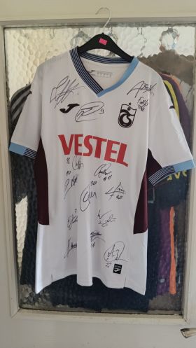 Trabzonspor 2025-26 Takım İmzalı Orijinal Joma Deplasman Forması from  at Turkish Football Shop # 