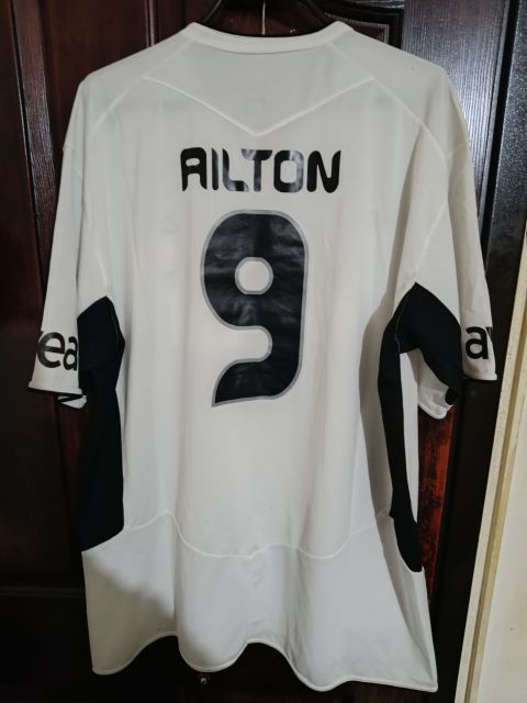 Beşiktaş 2005-2006 Sezonu Aílton #9 Retro Beyaz İç Saha Forması (Umbro) from  at Turkish Football Shop # 