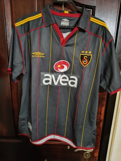 Orijinal 2004-2005 Galatasaray Umbro Füme Forma – 100. Yıl Sezonu / Avea Sponsorlu from  at Turkish Football Shop # 