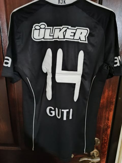 Orijinal Beşiktaş 2011-2012 Adidas Çubuklu Forma – GUTI #14 (M Beden) from adidas at Turkish Football Shop # 