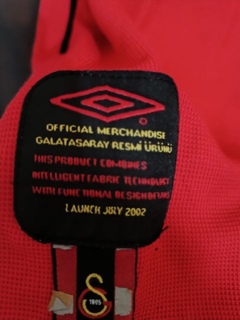 Orijinal Galatasaray 2002-2003 Umbro Kırmızı Forma – Aria & VakıfBank Sponsorlu (M) from  at Turkish Football Shop # 