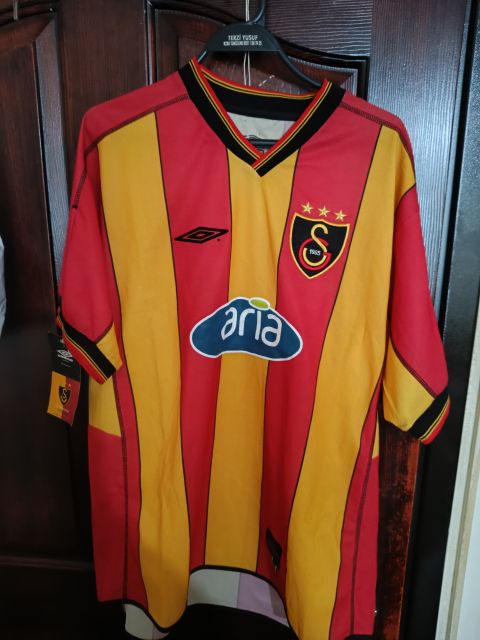 Orijinal Etiketli Galatasaray 2002-2003 Umbro Parçalı Forma – Aria Sponsorlu (L) from  at Turkish Football Shop # 