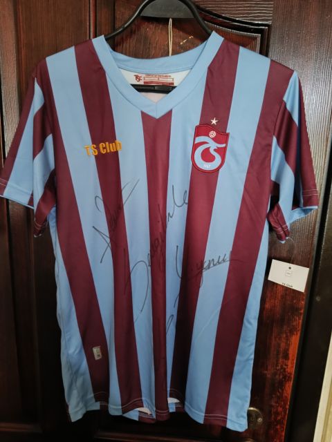 Orijinal Etiketli Trabzonspor TS Club Islak İmzalı Bordo-Mavi Forma (S Beden) from  at Turkish Football Shop # 