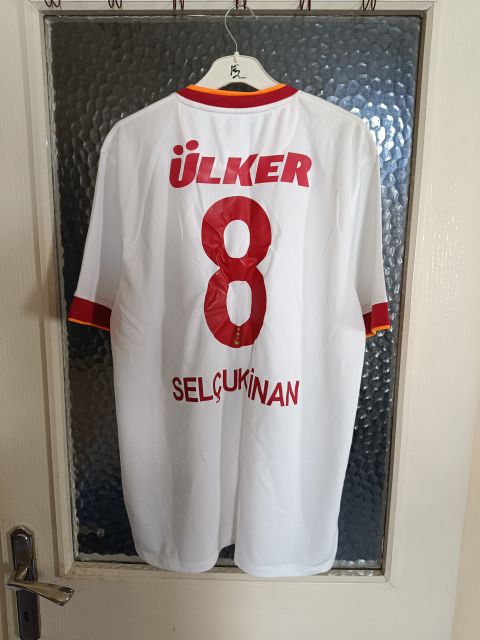 KOLEKSİYONLUK Galatasaray 2014-2015 Selçuk İnan #8 Beyaz Forma (Sıfır Etiketli - L Beden) from Nike at Turkish Football Shop # 