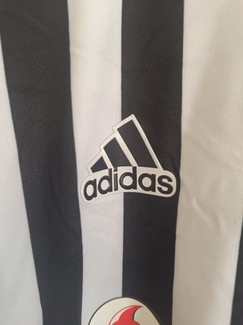 Koleksiyonluk 2017/18 Beşiktaş JK Vodafone Sponsorlu Çubuklu Forma - BNWT 2XL from adidas at Turkish Football Shop # 