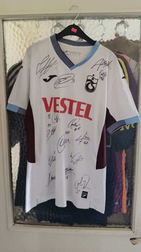 Trabzonspor 2025-26 Takım İmzalı Orijinal Joma Deplasman Forması from  at Turkish Football Shop # 