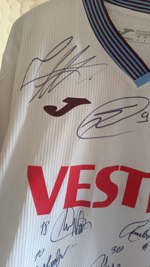 Trabzonspor 2025-26 Takım İmzalı Orijinal Joma Deplasman Forması from  at Turkish Football Shop # 